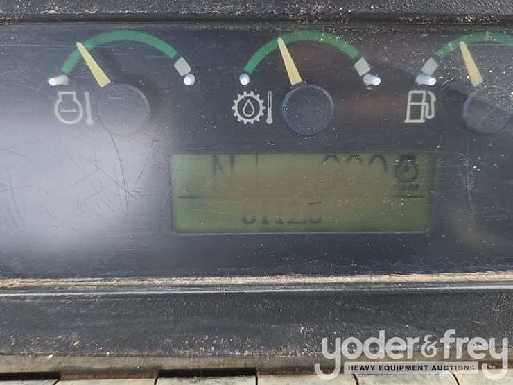 2010-deere-310sj-image-93