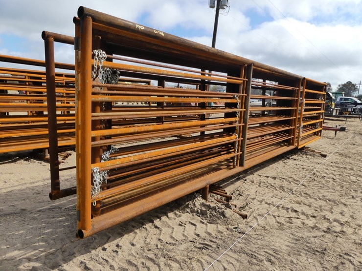 (10)-free-standing-24'-cow-panels-w/2-gates-image-2