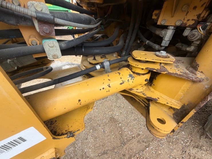 caterpillar-914g-image-17