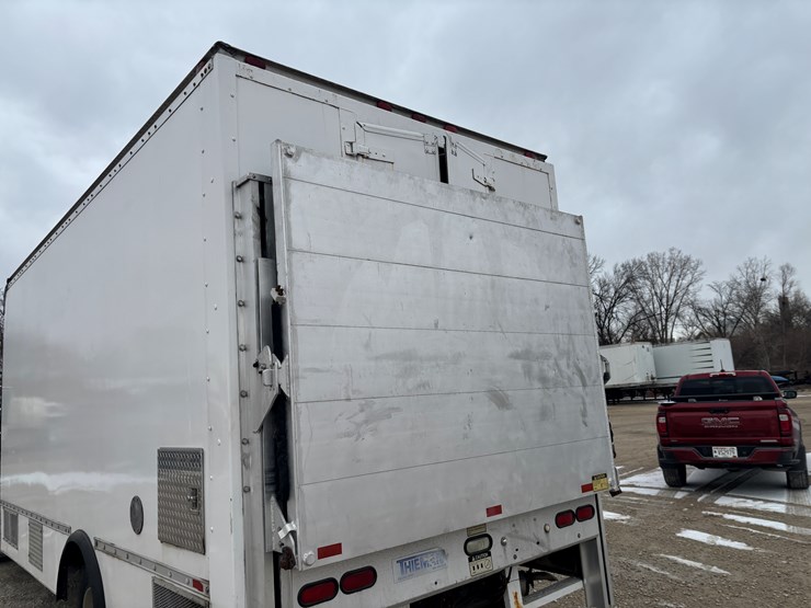 2002-international-4700-image-42