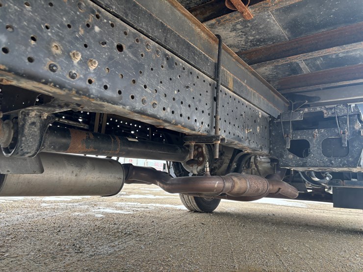 2021-isuzu-npr-hd-image-47