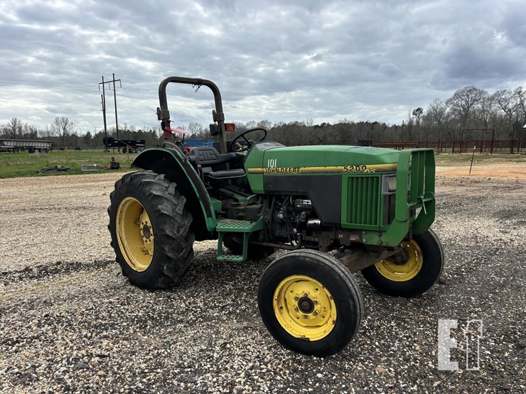 1997-john-deere-5200-image-3