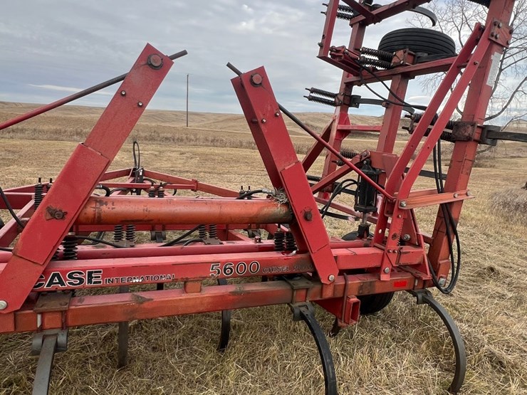 case-ih-5600-image-17