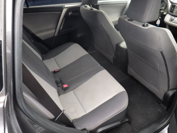 2014-toyota-rav4-image-5
