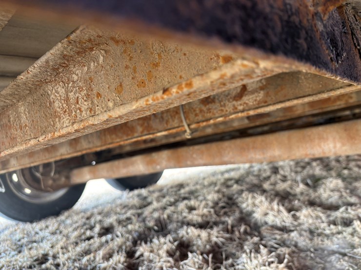 #2276-•-2013-b-&-b-20'-tandem-axle-tilt-bed-trailer-image-28