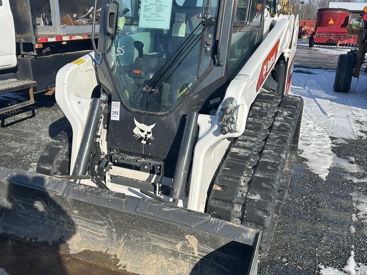 2023-bobcat-t62-image-35