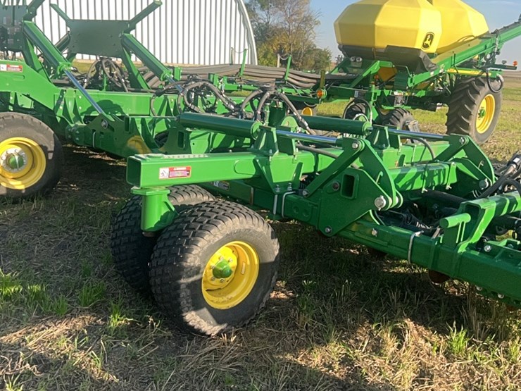 2018-john-deere-1910-image-92