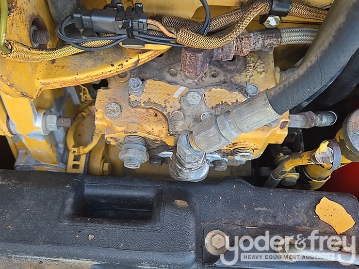 2005-caterpillar-140h-vhp-plus-image-81