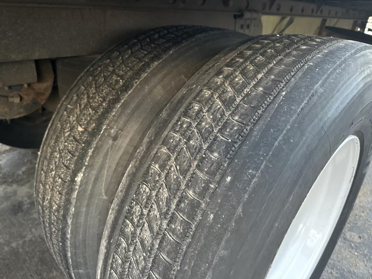 2019-utility-53'-image-23