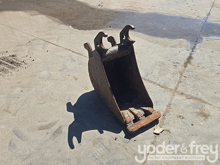 2020-deere-35g-image-15