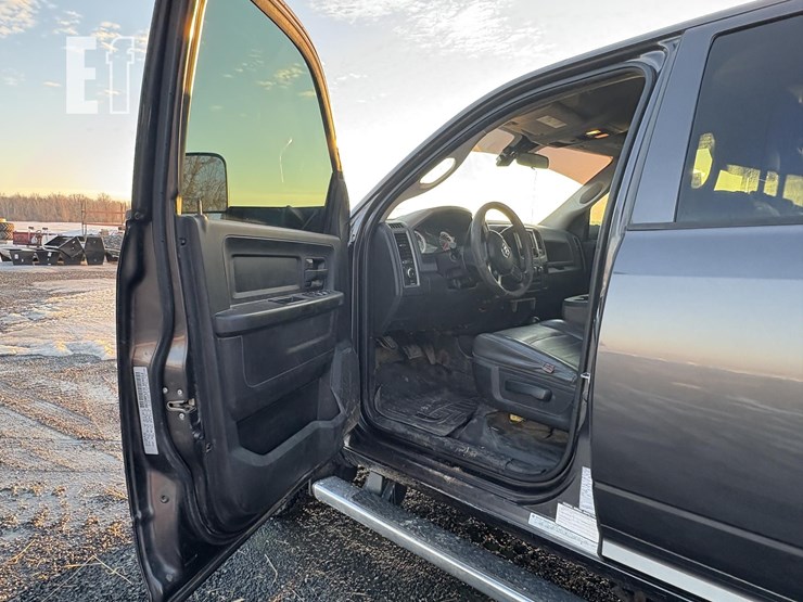 2017-dodge-ram-3500hd-image-18