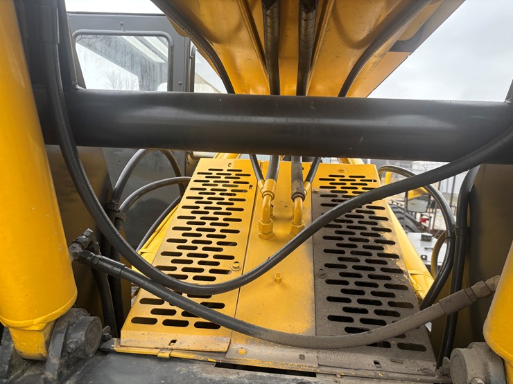 #2310-•-2004-gehl-rs8-telehandler-image-61