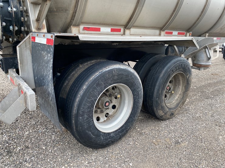 #502-•-2012-northern-8,500-gallon-semi-manure-tanker-(has-wi-title)-(waupun,-wi)-image-35