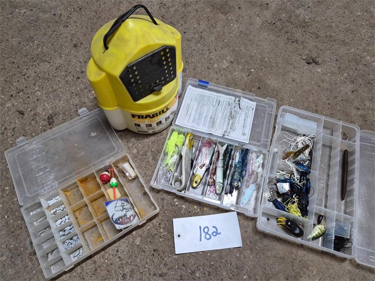 fishing-lures-and-tackle-box,-minnow-bucket-image-1
