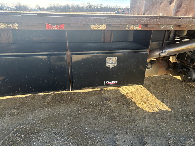 2005-sterling-lt8500-image-43