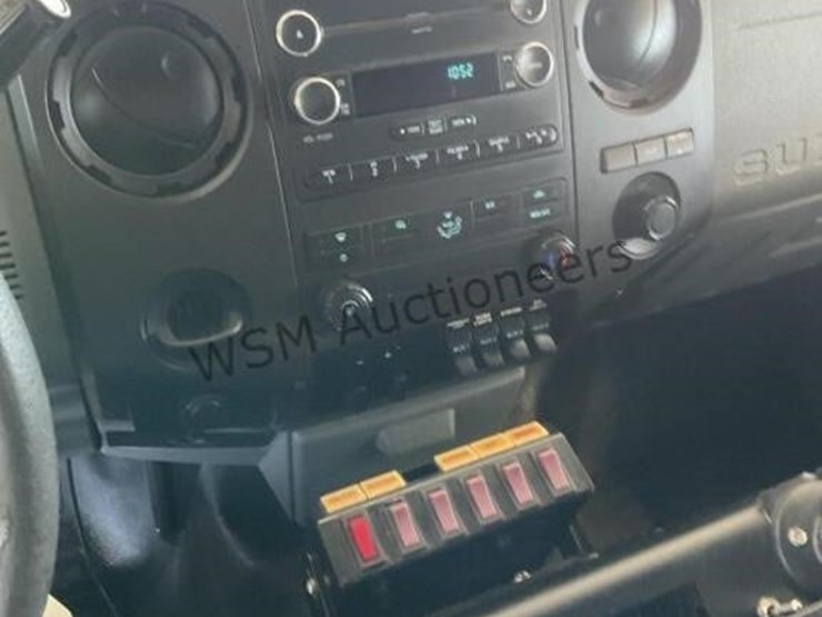 2016-ford-f550-image-19