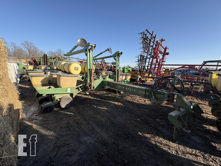 john-deere-7000-image-1