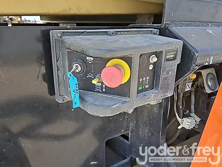 2022-jlg-3246es-image-27