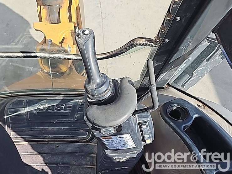 2022-case-590sn-image-46