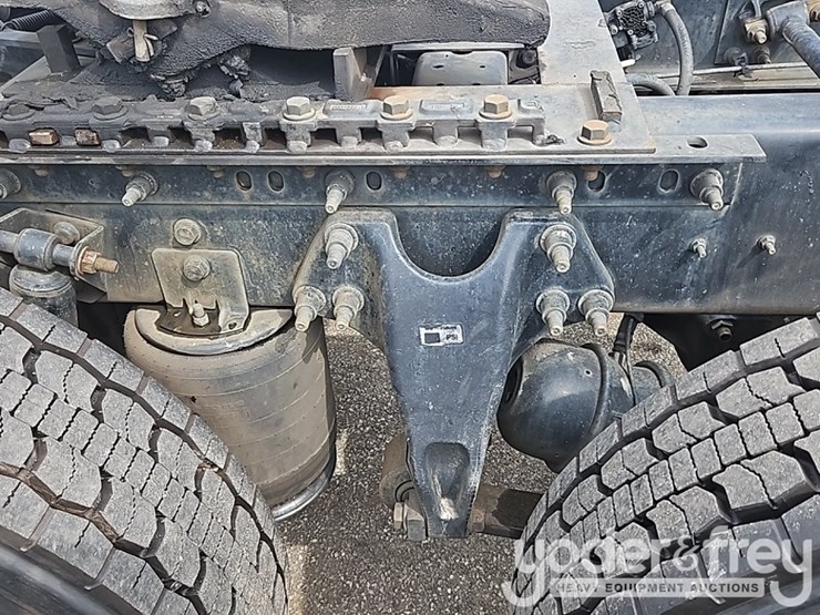 2017-international-8600-image-23