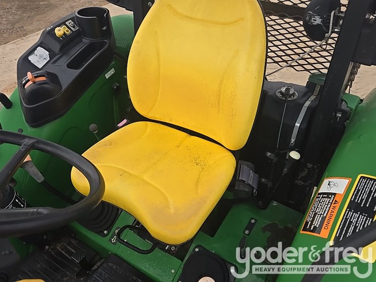 2020-john-deere-5075e-image-50