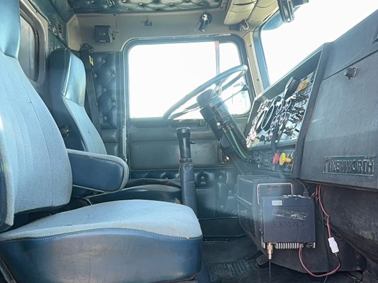 1990-kenworth-t600-image-167