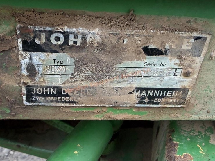 john-deere-2040-image-30