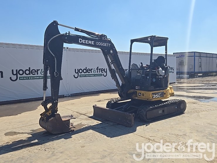 2020-deere-35g-image-1