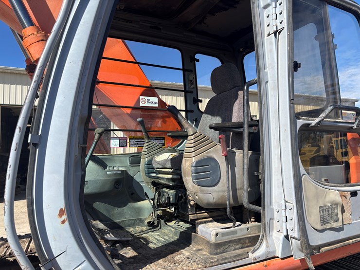 hitachi-ex200-lc-image-57