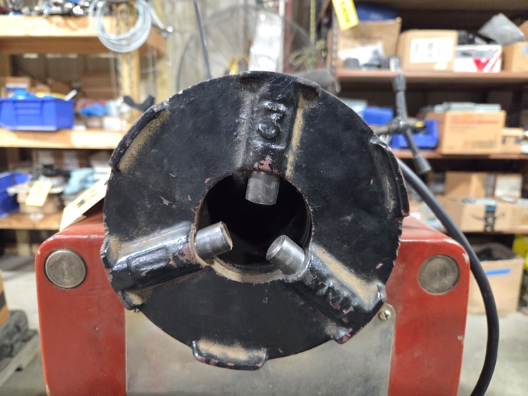 #5393-•-northern-tool-1/2"-2"-pipe-threading-machine-image-4