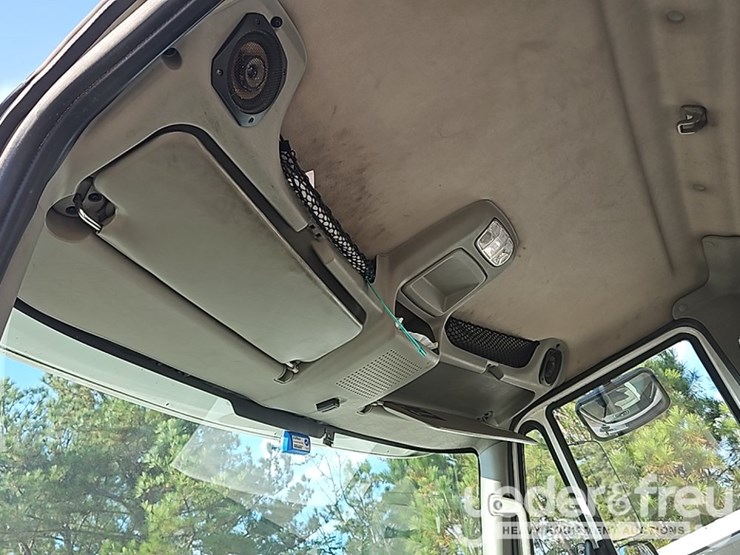 2017-international-8600-image-45