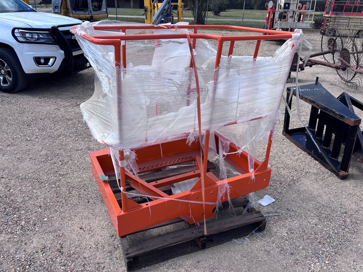 #2603-•-crate-for-snorkel-lift-image-1