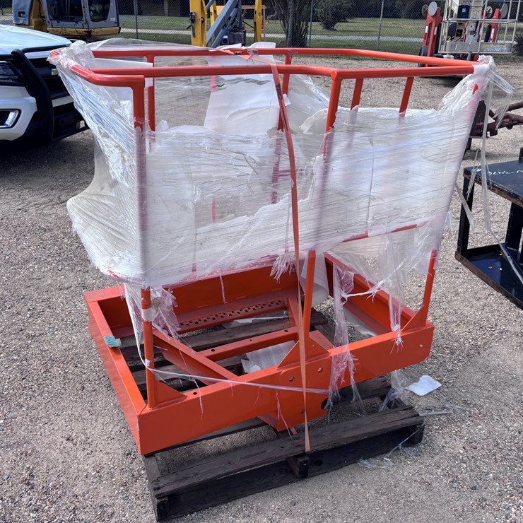 #2603 • CRATE FOR SNORKEL LIFT