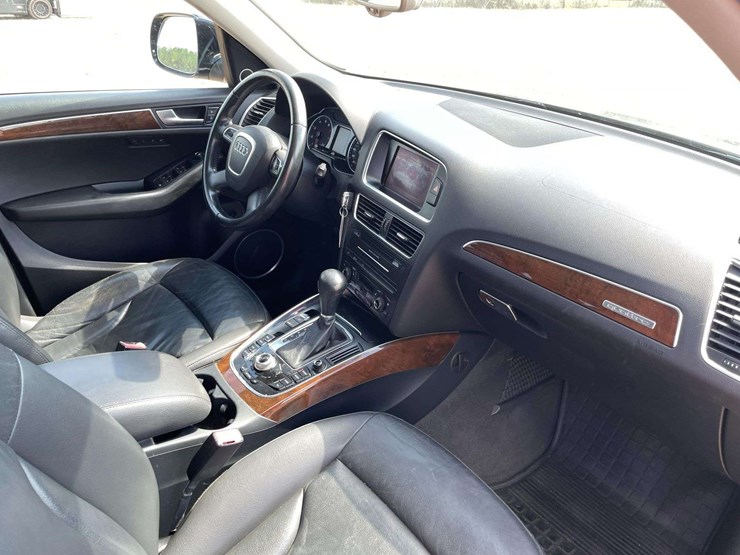 2011-audi-q5-image-18