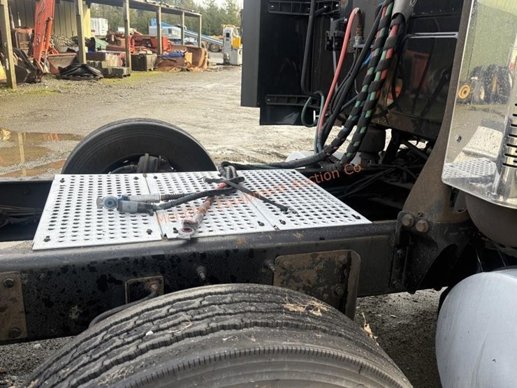 2017-international-prostar-image-29