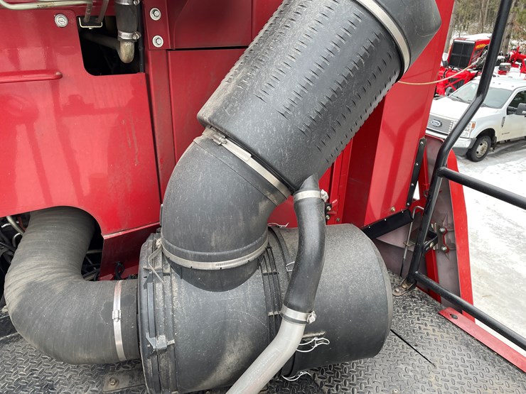 2017-case-ih-7240-image-30