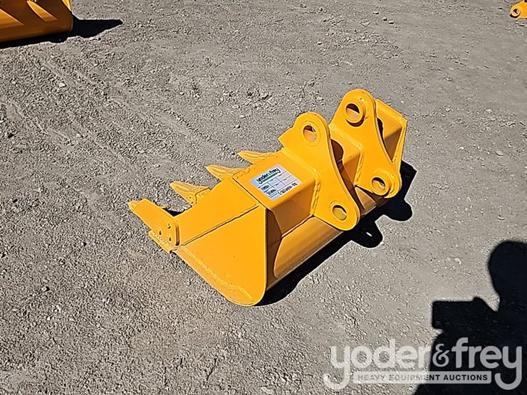 caterpillar-303-image-2