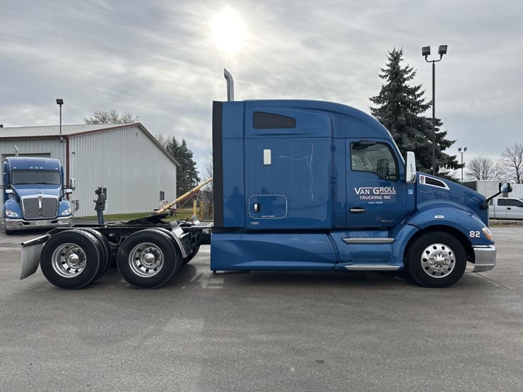 2020-kenworth-t680-image-6