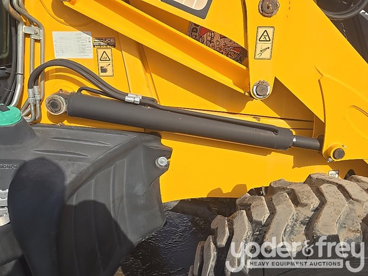 2017-jcb-3cx-image-40