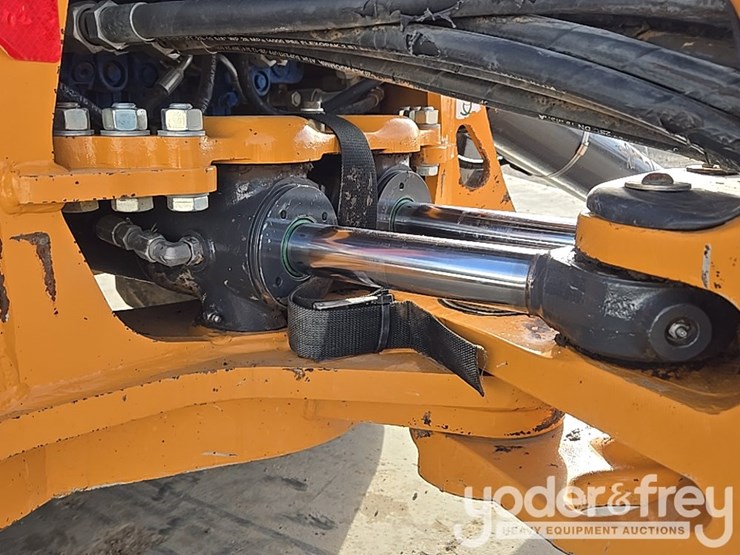 2022-case-590sn-image-47