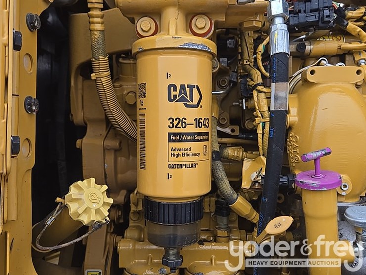 2015-caterpillar-12m3-image-63