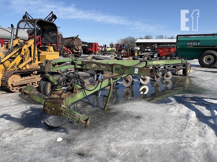 john-deere-820-image-2