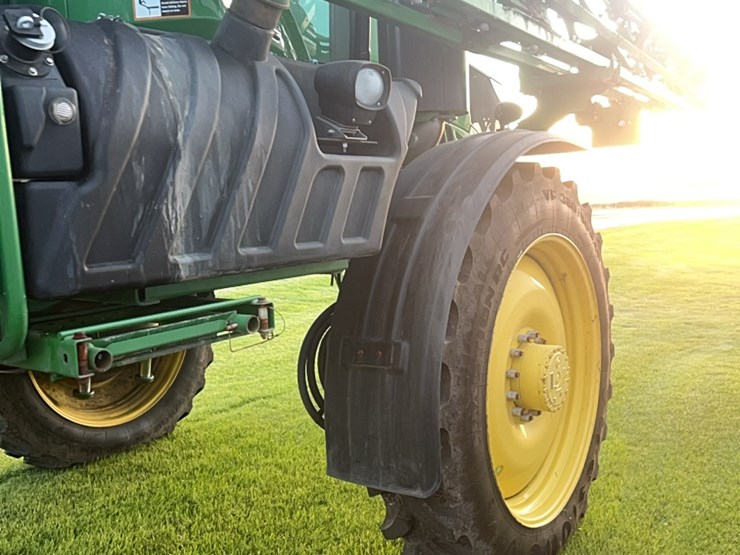 2014-john-deere-r4030-image-175