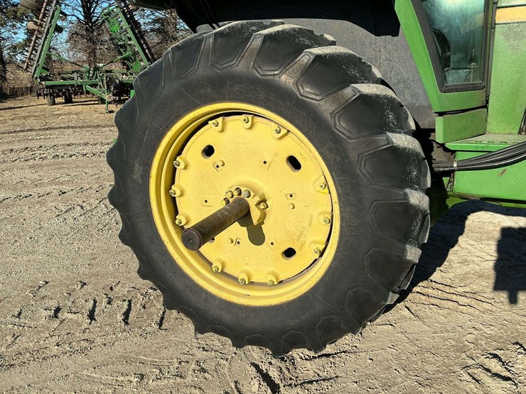 1980-john-deere-4440-image-27