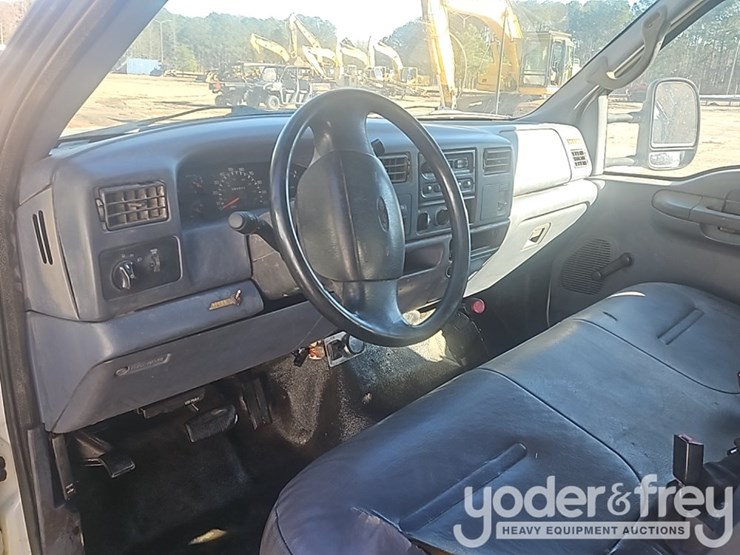 1999-ford-f550-image-23