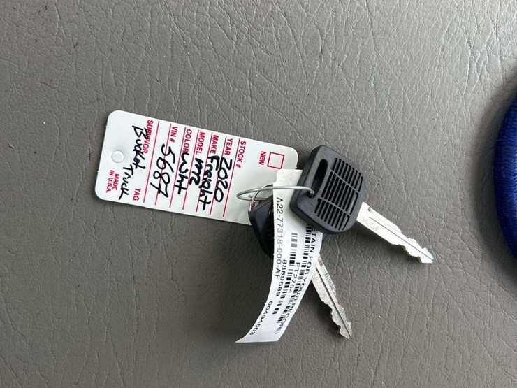 2020-freightliner-m2-106-image-30