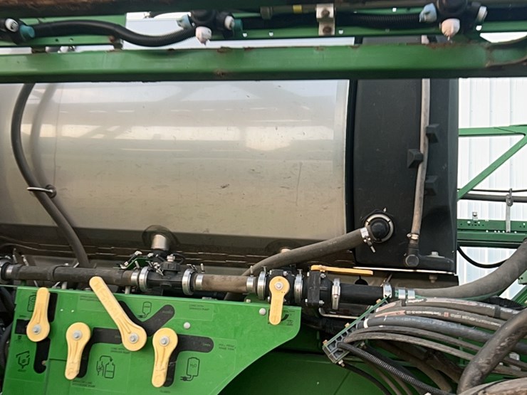 2014-john-deere-r4030-image-23