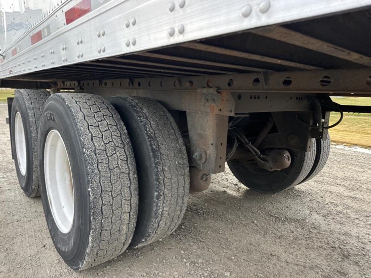 2017-utility-53'-image-11