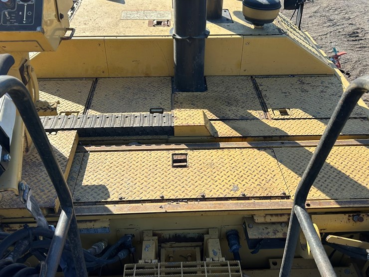 caterpillar-ap-650b-image-42