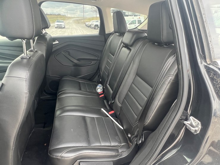 2014-ford-escape-titanium-image-15